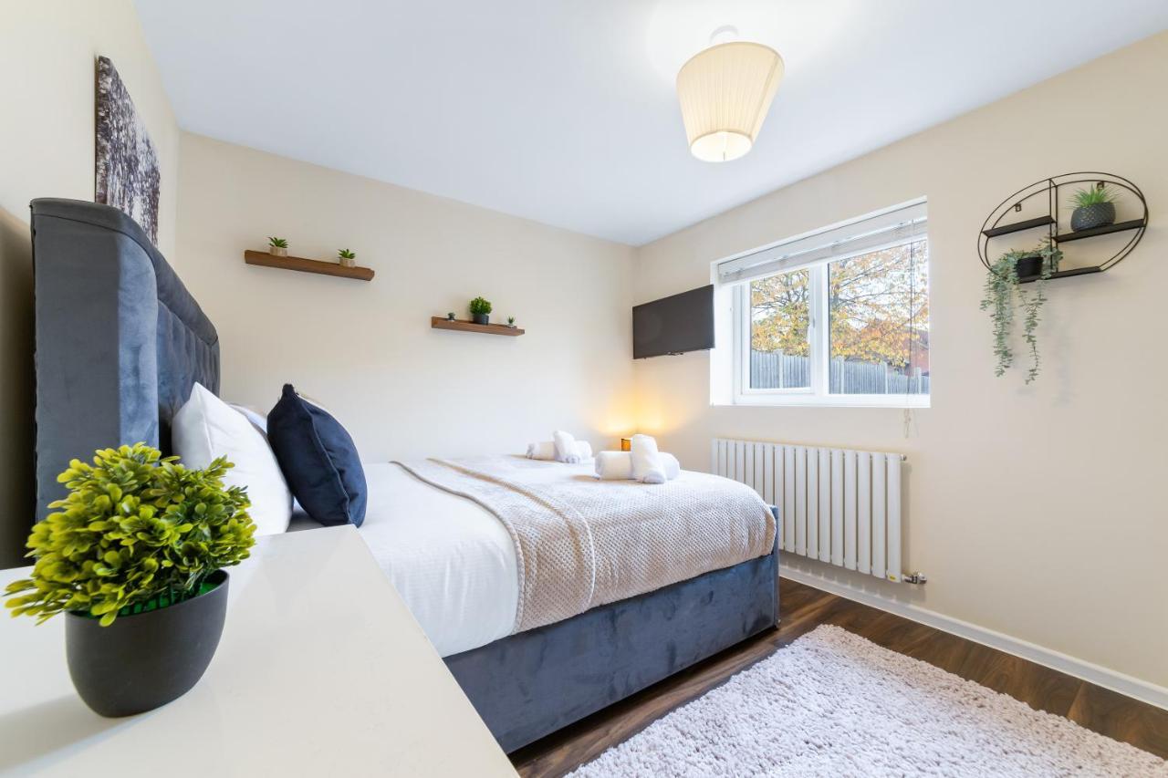 Twickenham Homes 埃尔沃斯 外观 照片