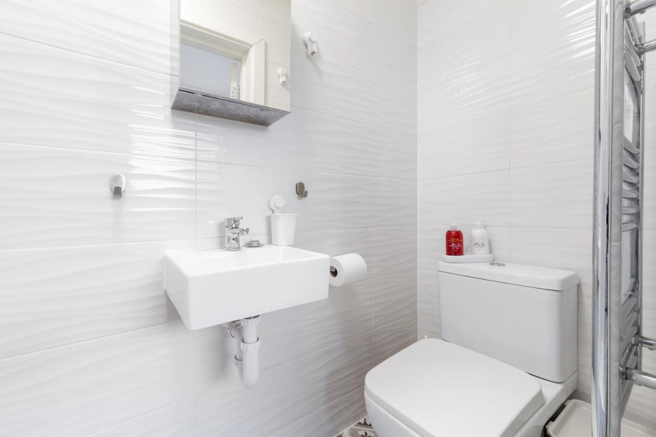 Twickenham Homes 埃尔沃斯 外观 照片