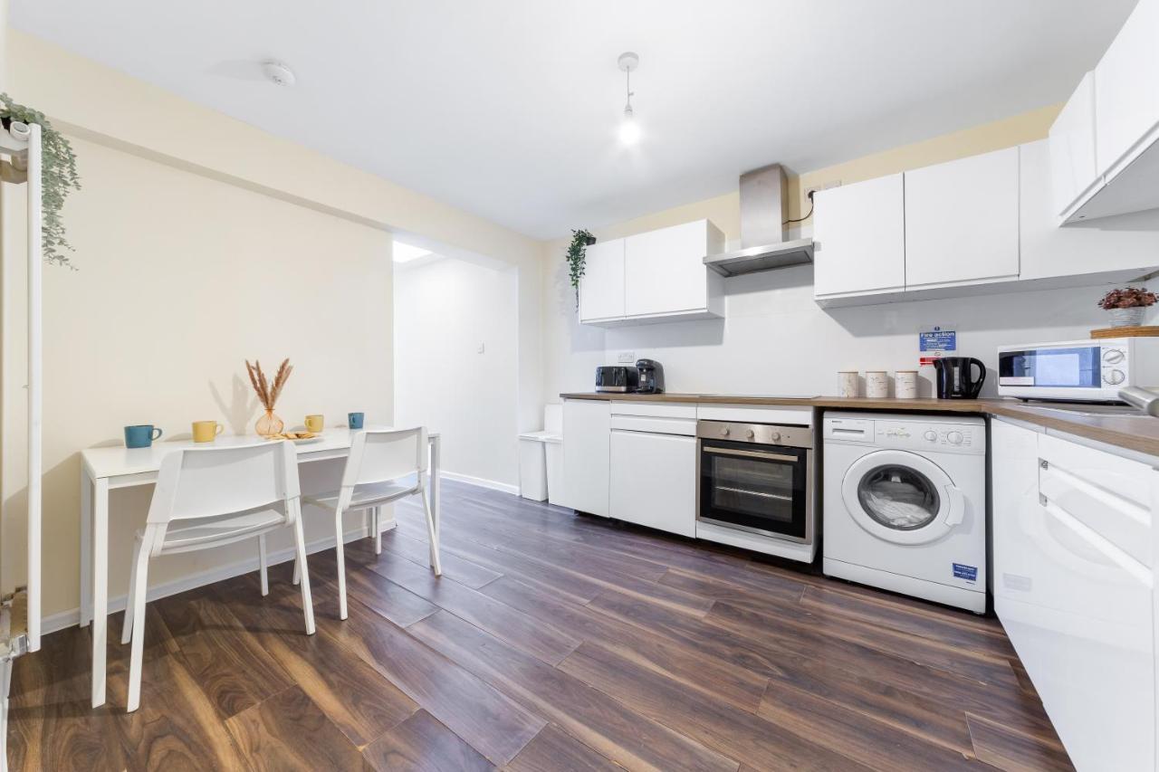 Twickenham Homes 埃尔沃斯 外观 照片