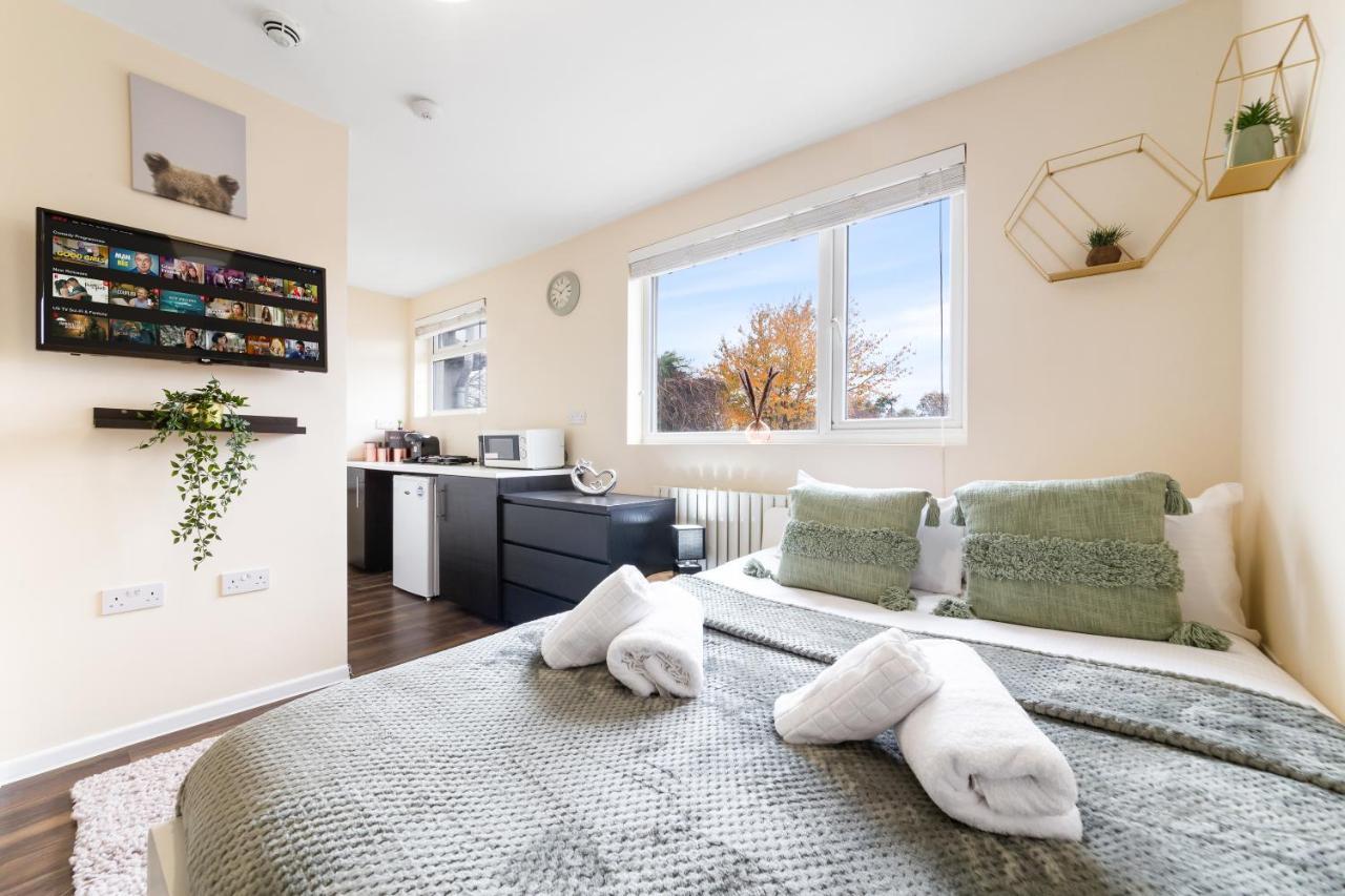 Twickenham Homes 埃尔沃斯 外观 照片