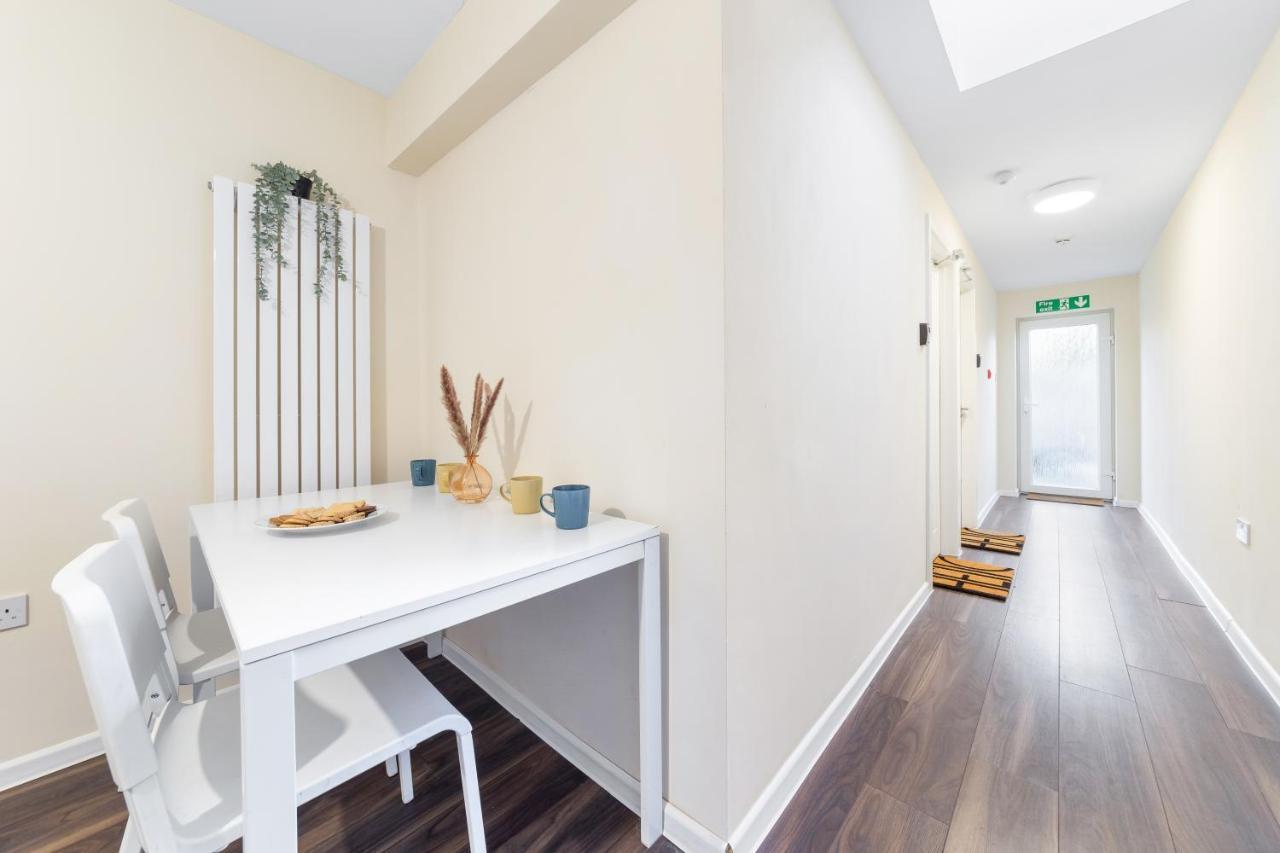Twickenham Homes 埃尔沃斯 外观 照片