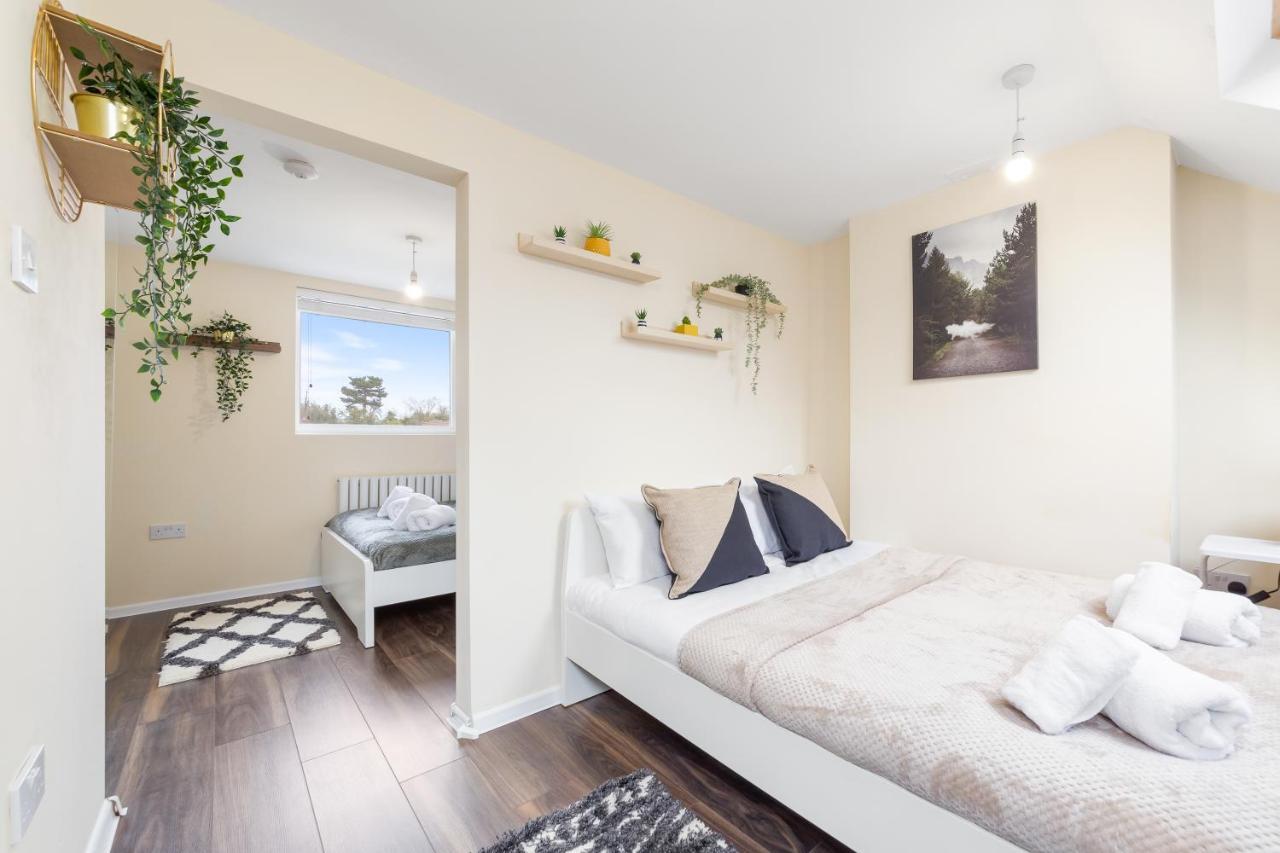 Twickenham Homes 埃尔沃斯 外观 照片