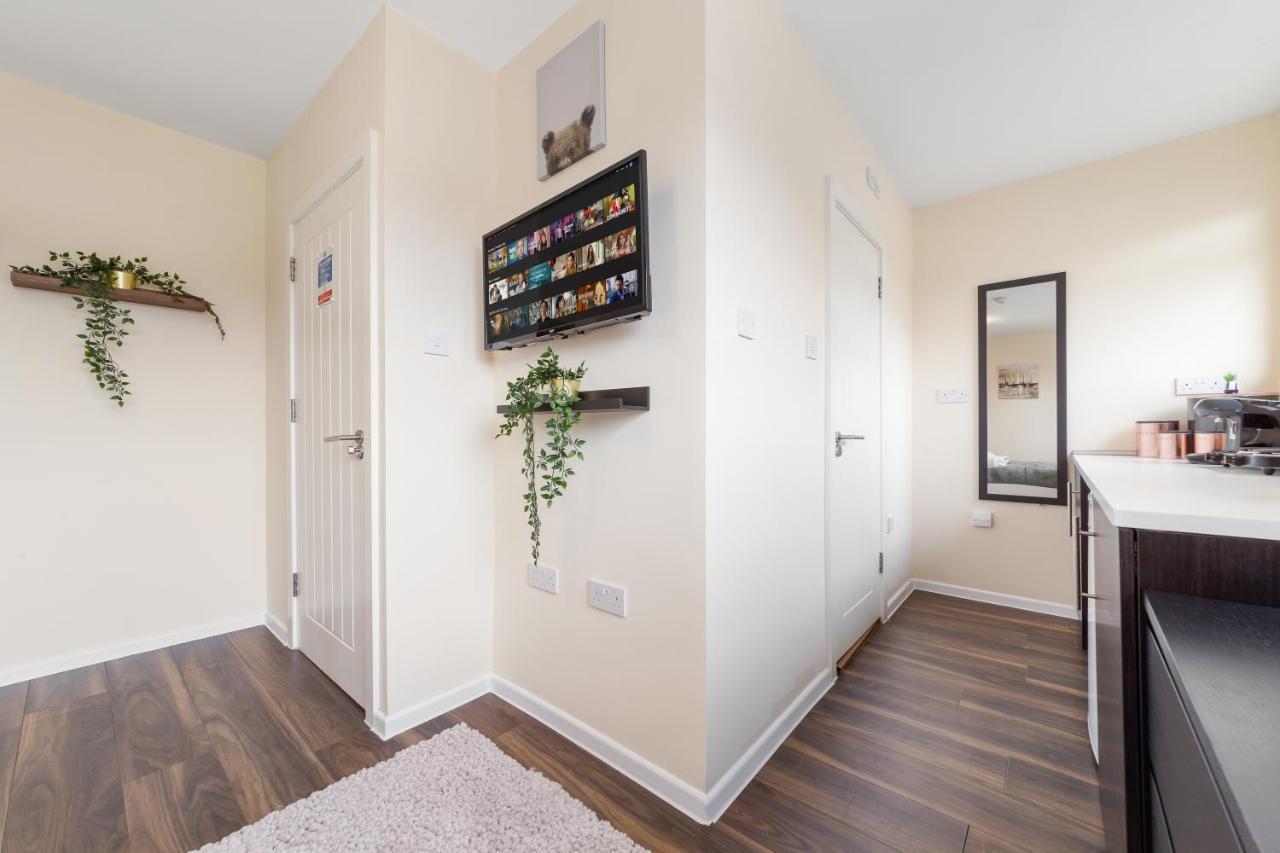 Twickenham Homes 埃尔沃斯 外观 照片